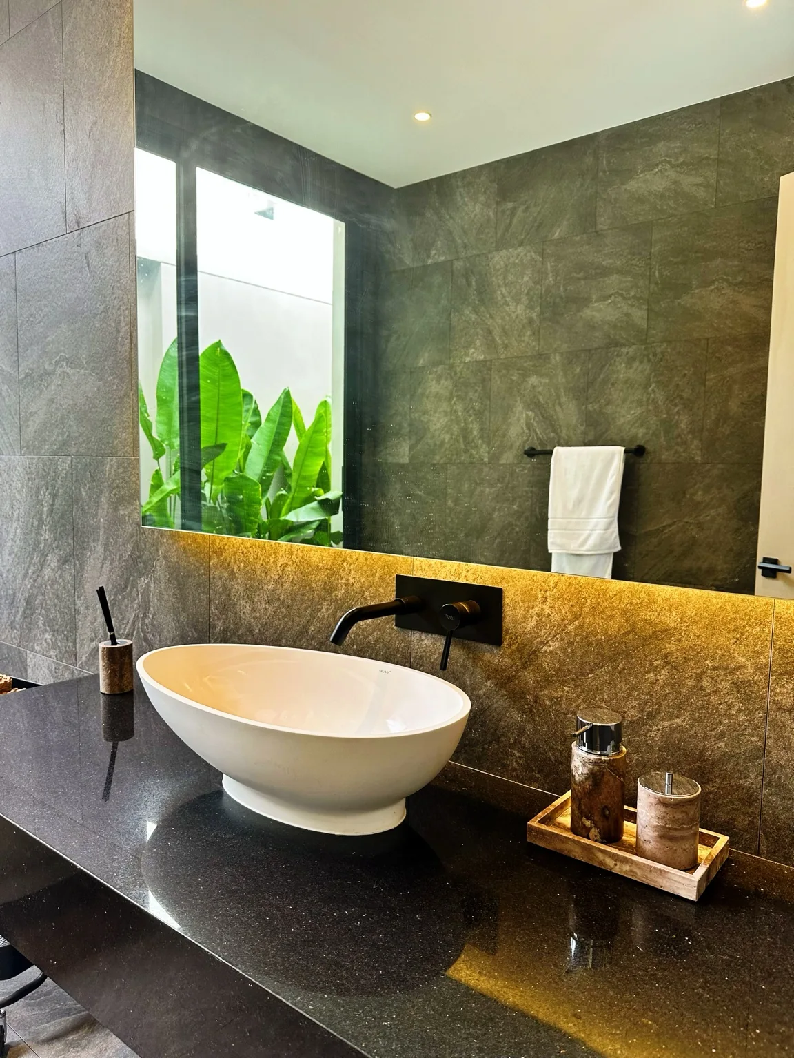 Charm Pool Villa Honeywood in Rawai Phuket — interior photograph 12