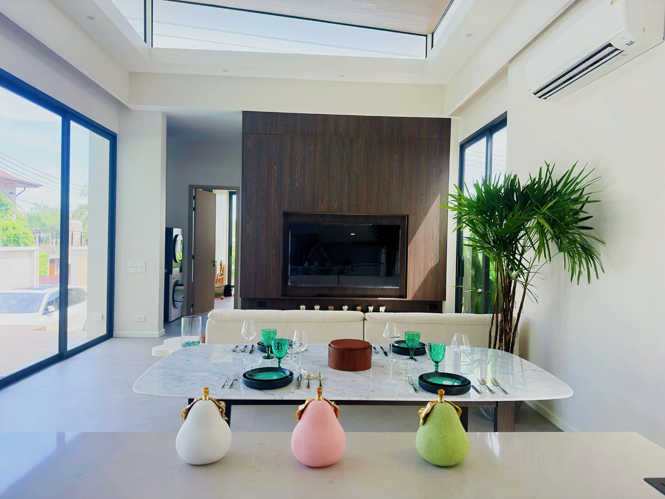 Charm Pool Villa Honeywood in Rawai Phuket — interior photograph 4